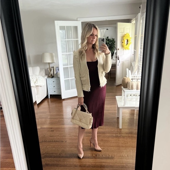 Chanel 19 Large Goatskin - Picture 3 of 8